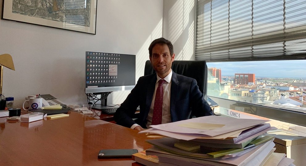 Sergio Sayas en su despacho en el Congreso de los Diputados durante la entrevista. Foto_Javier Pérez Mota
